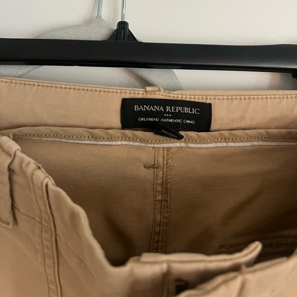 Banana Republic Women’s straight leg Khaki Chinos - Picture 3 of 8